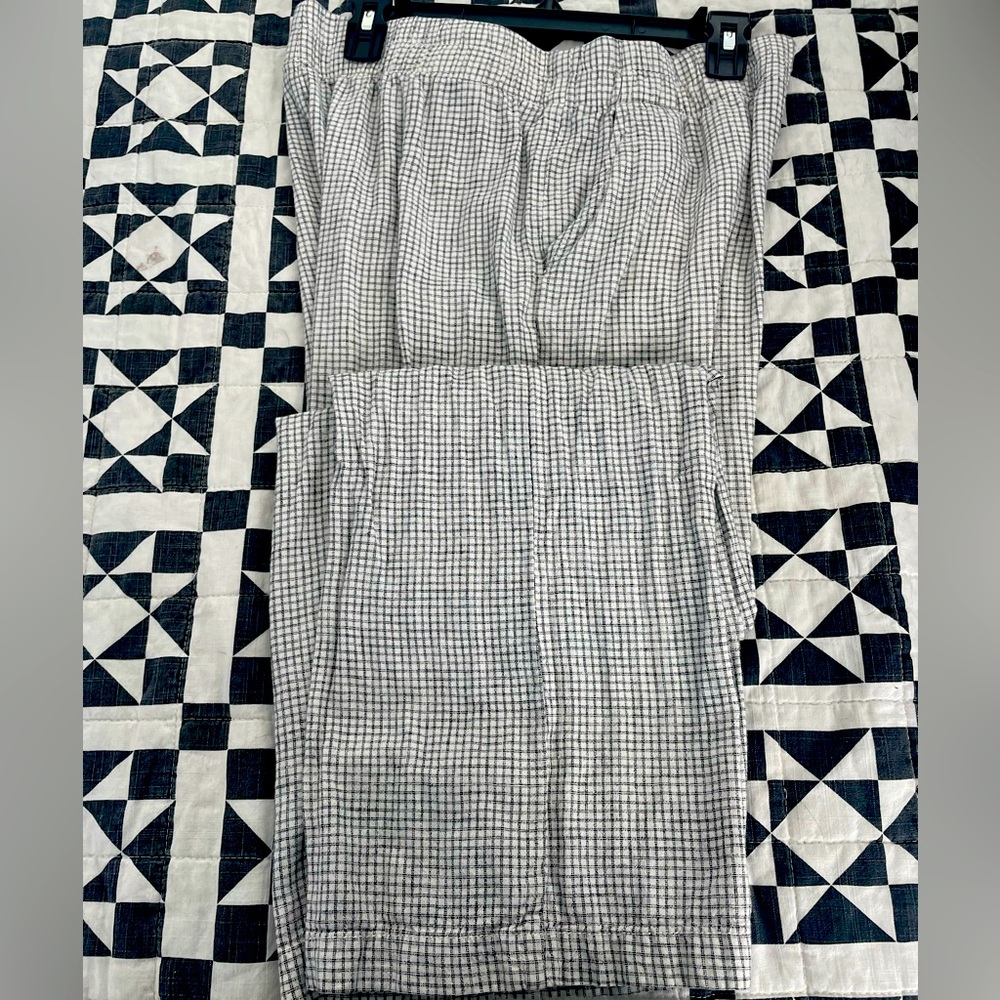 - Women’s pull on pant - - Blue Earth linen/rayon pant